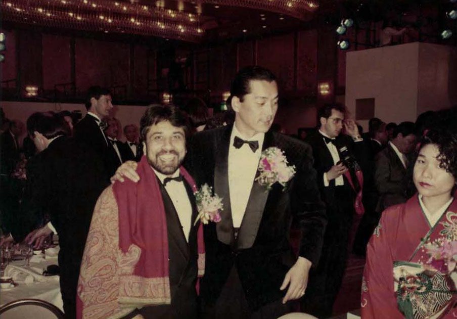 Rakesh Khanna with a De Beers representative, Tokyo award ceremony